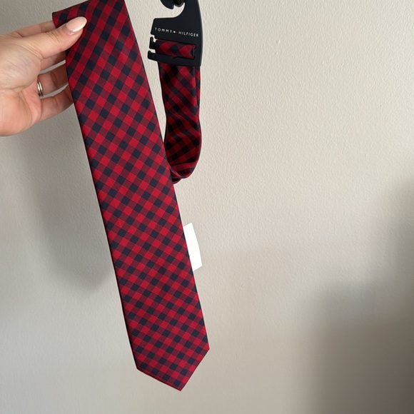 Tommy Hilfiger Red and Navy Necktie - Picture 6 of 7